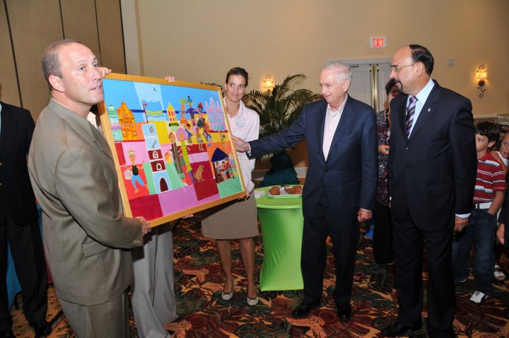 Mr Marriott receiving artwork depicting Aruba.JPG