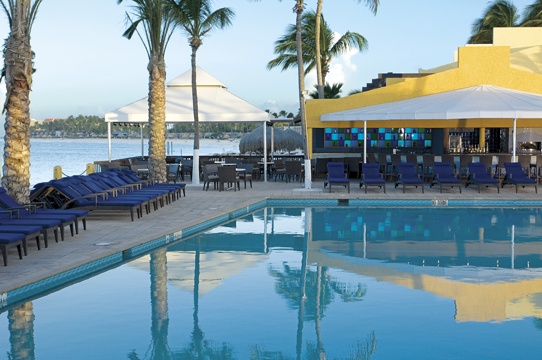 2 Tamarijn Aruba Oceanfront Pool, Bar & Grill