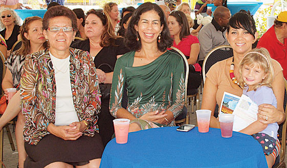 Minister Hooyboer with Arminda Ruiz and Lupita Gil of UNOCA.jpg