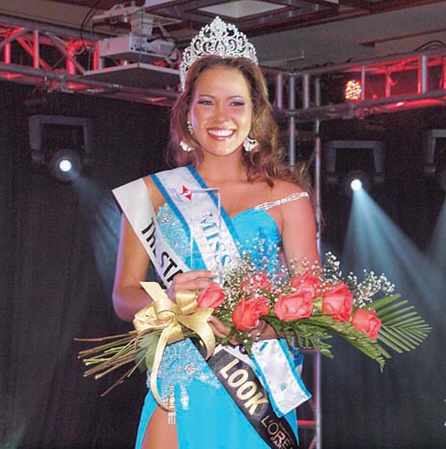 Liraissa Leeuwe Miss Aruba Universe 2013.jpg