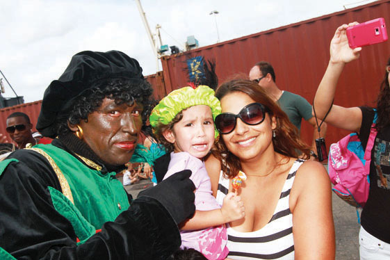 Zwarte Piet greeting the public