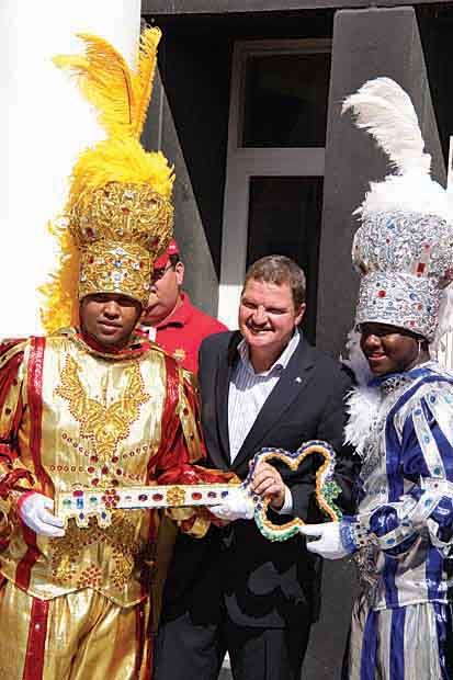 Prins and Pancho with the Prime Minister