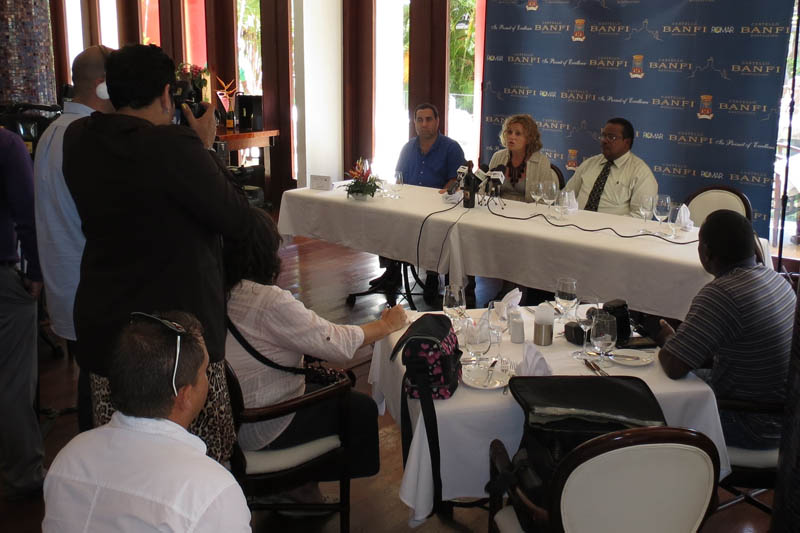 Michela Dominici and members of the press at Sunset Grille on Monday afternoon.jpg