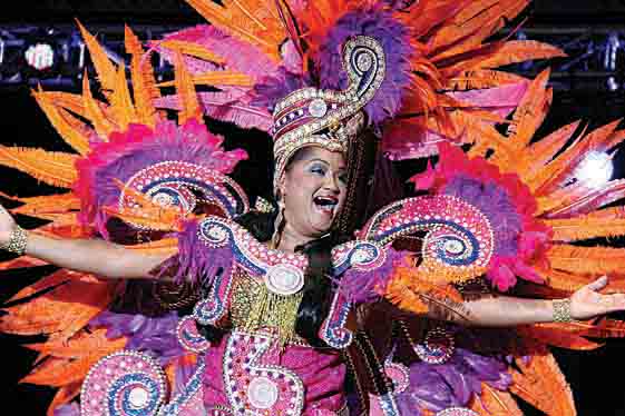 Mrs Carnival and best show 2013 Gladys Martina.jpg