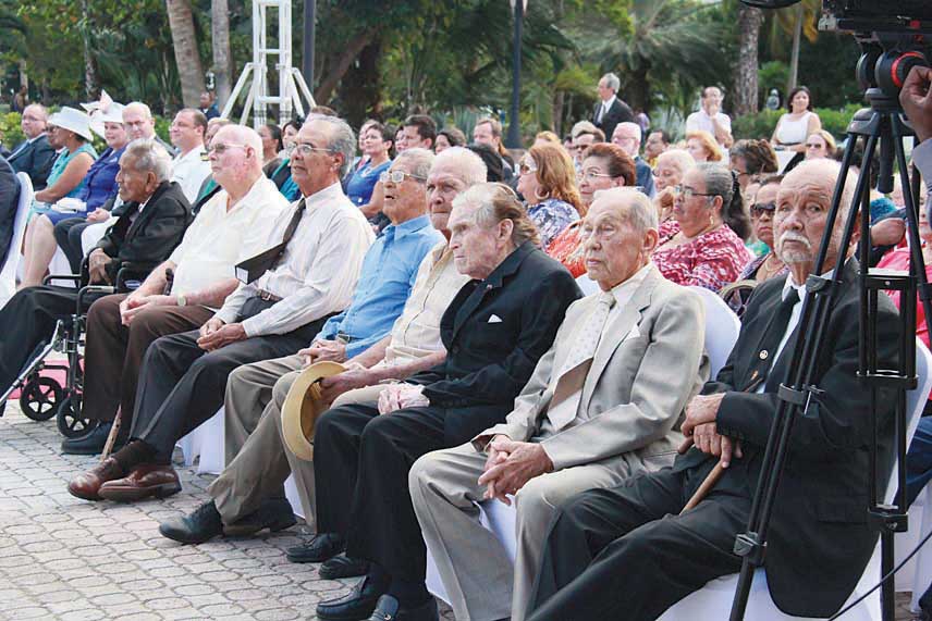 Remaining living signers of the Petition for Aruban independence.jpg