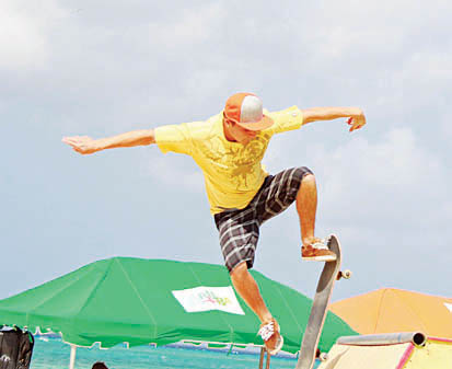 Come Watch Skateboard acrobatics.jpg