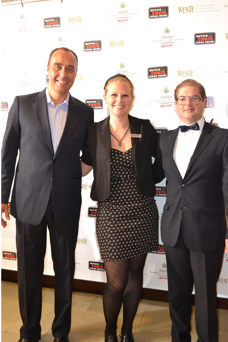 Aruba Marriott General Manager Tom Calame and Ruth's Chris management Wiebe de Roos and Mariette Wentink.JPG