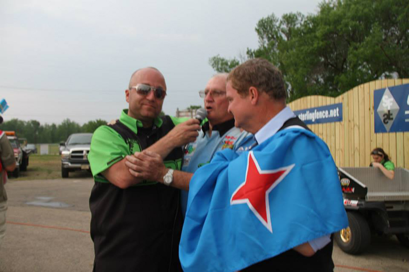 Prime Minister with Aruban flag.jpg