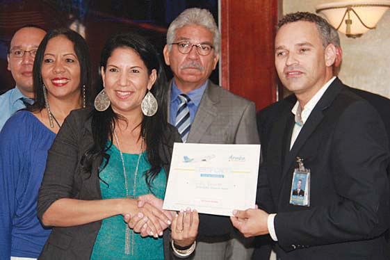 Panama ticket winner Jerusha Rasmijn of ATA.jpg
