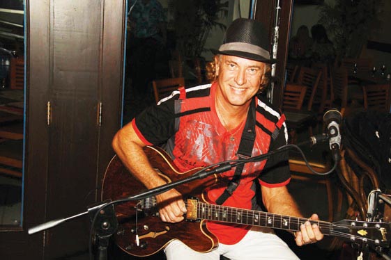 Keeping in mellow with Ricky Thomas.jpg