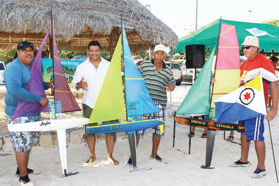 top three winners in 40 inch class.jpg