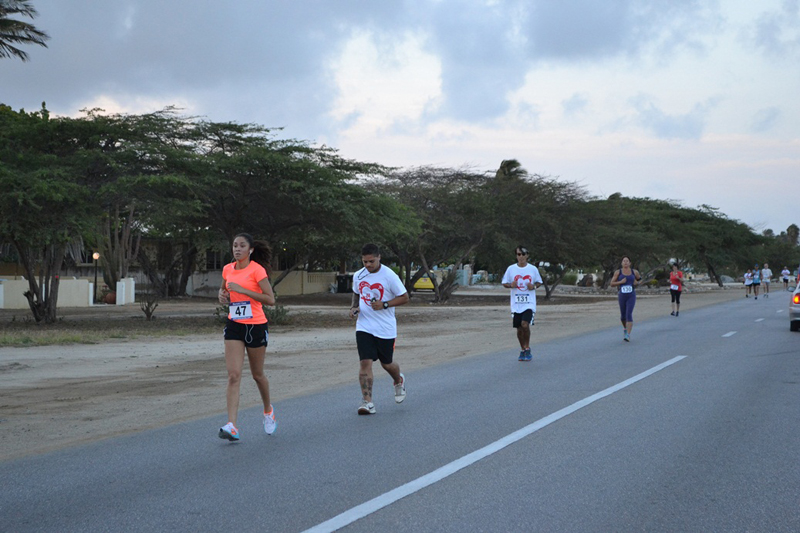 ICare walk participants on their way to Boca Catalina for the 5k walk.JPG