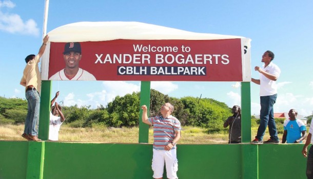 Chilling at Sanibel Island beach with Aruba native Xander Bogaerts - The  Boston Globe