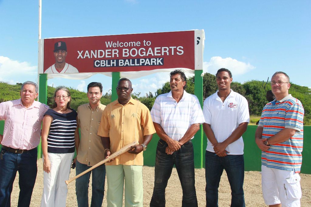 Xander-with-community-leaders-and-ministers.jpg