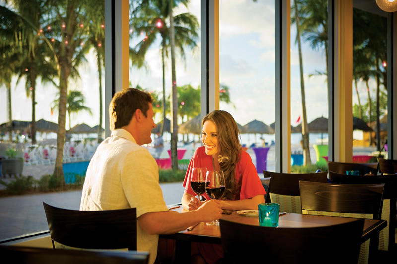 La Vista Couple dining