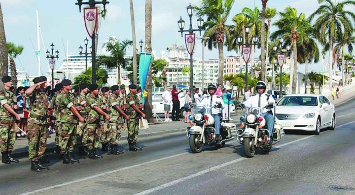 Governor of Aruba Fredis Refunjol arrival.jpg