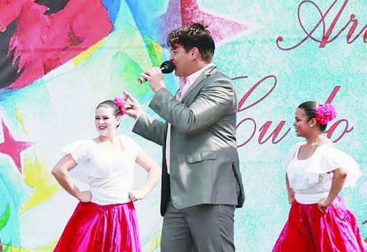 Michelangelo Koolman performing.jpg