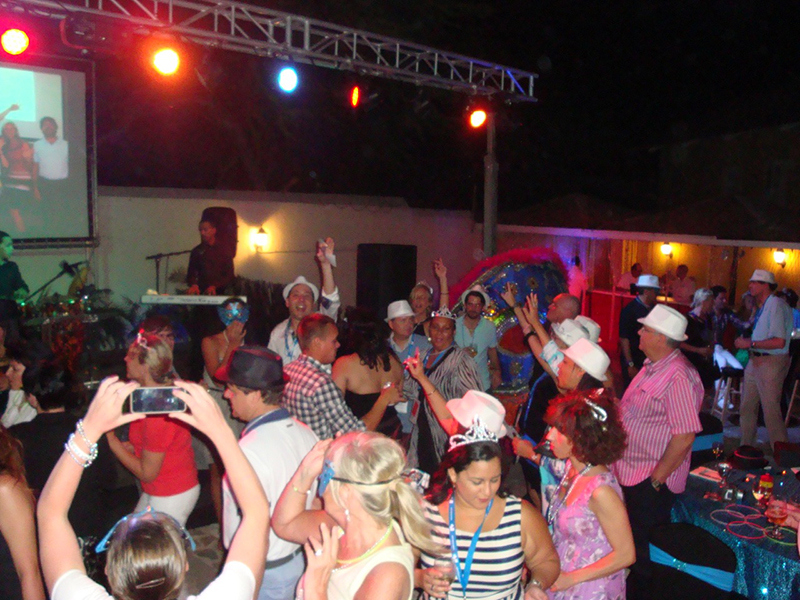 party on the dancefloor at Fort Zoutman.jpeg