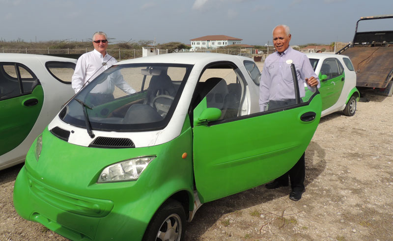 Divi Resorts Aruba donated electric cars to the Automobile Repair and Maintenance school