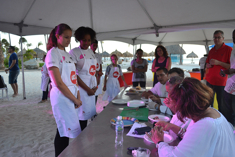 Students with the juries 2.JPG