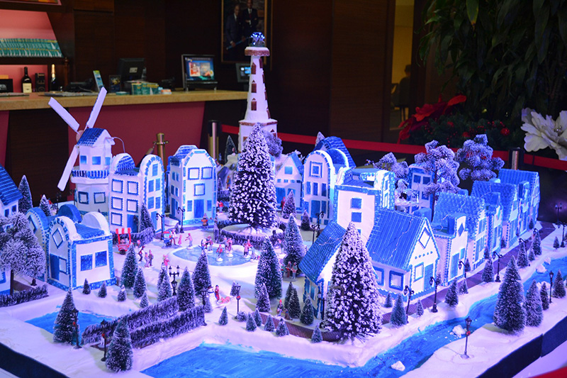 Delft Blue Miniature Village 4.JPG