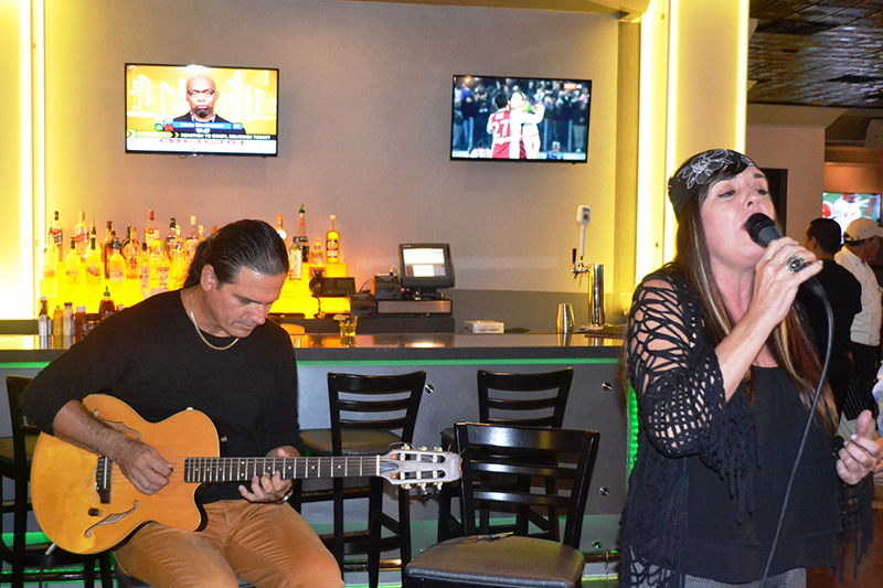 Live-Entertainment-by-Angela-Croes-and-Ernesto.jpg