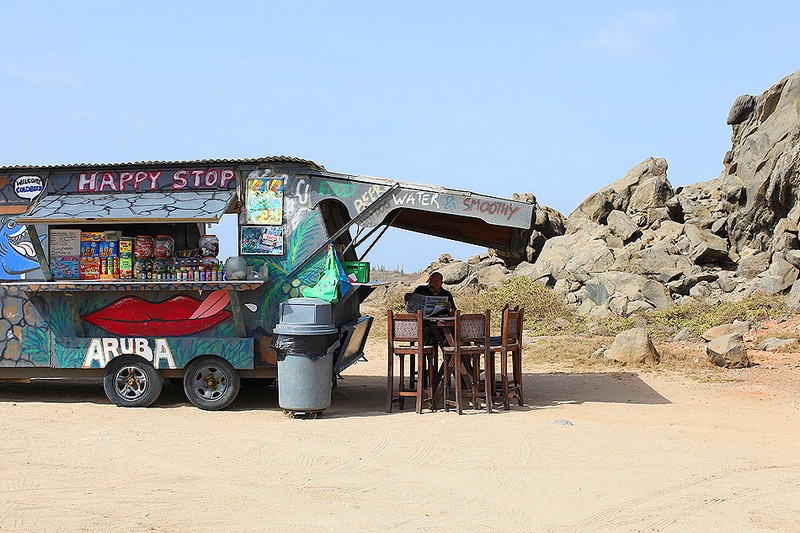 aruba-gold-fort-trucks-snacks